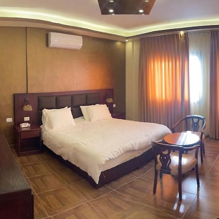 Esperanza Petra Bed & Breakfast Wadi Musa Bagian luar foto