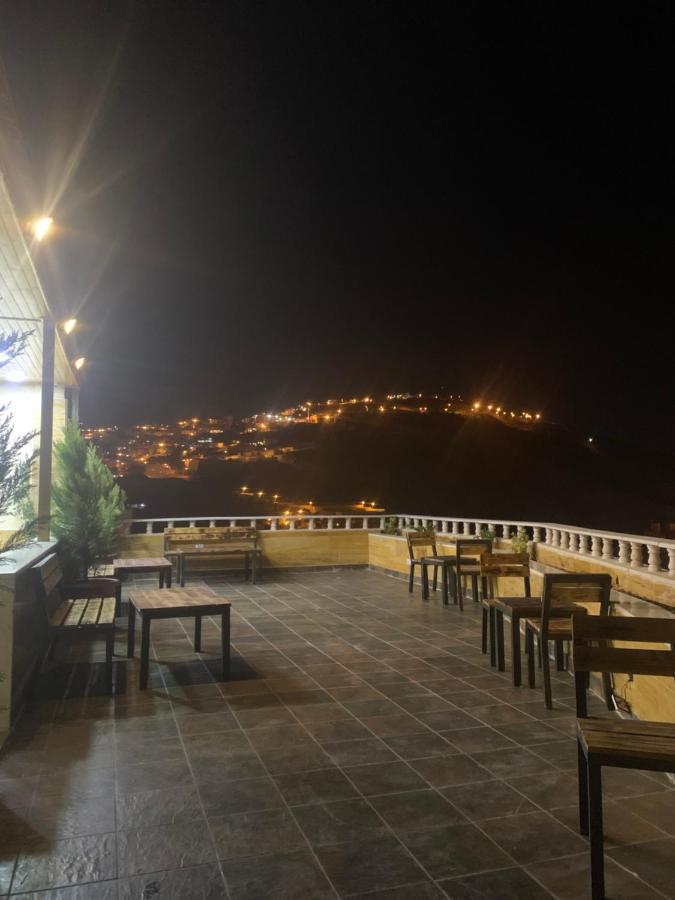 Esperanza Petra Bed & Breakfast Wadi Musa Bagian luar foto