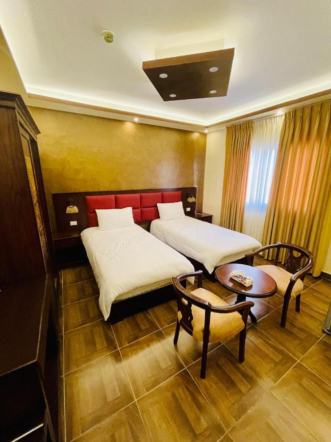 Esperanza Petra Bed & Breakfast Wadi Musa Bagian luar foto