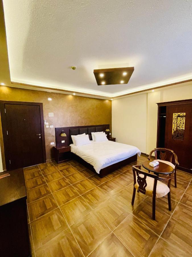 Esperanza Petra Bed & Breakfast Wadi Musa Bagian luar foto
