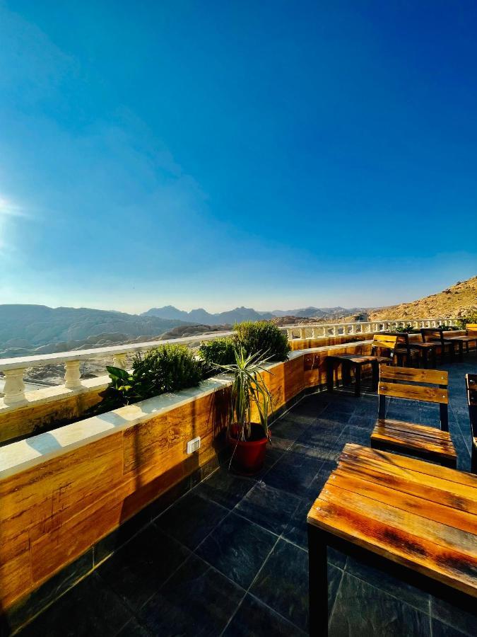 Esperanza Petra Bed & Breakfast Wadi Musa Bagian luar foto